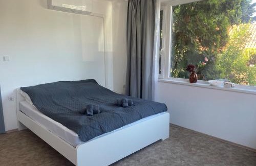 Vecses Apartment | Mediterran Garden Lil Apartment