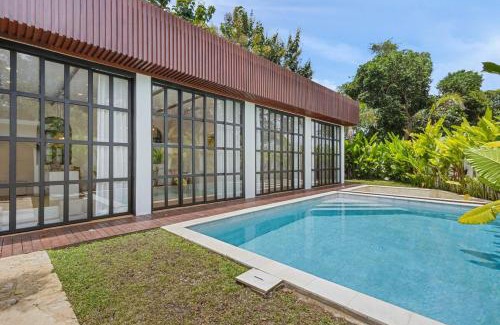 Taman Griya Villa | Mediterranean 2BR Villa Ellure Ember with Pool & Lush Garden