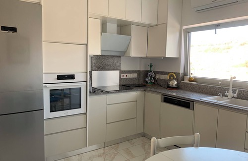 Agios Tychon Apartment | Mediterranean Dream: Beach Front Luxury Apartment