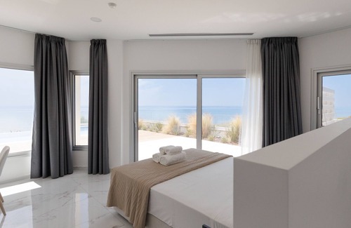 Agios Theodoros Villa | Mediterranean Dream Beachfront Villa