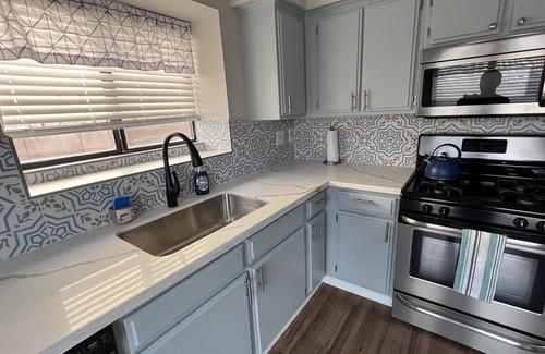 Paradise House | Mediterranean House with Large Pool & Patio 10 min to strip & 5 min to Airport