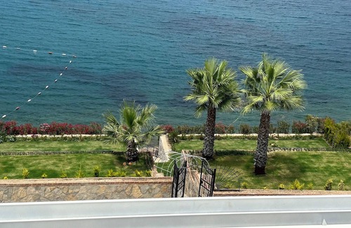Yalikavak Villa | Mediterranean oceanfront Turkish villa. Private pool & private beach access.