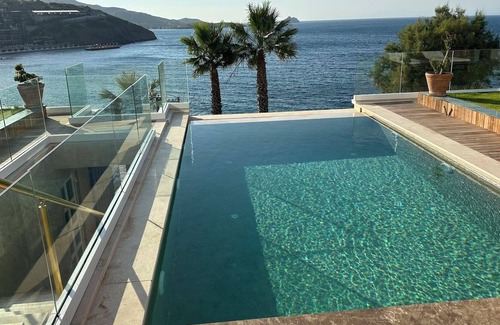 Yalikavak Villa | Mediterranean oceanfront Turkish villa. Private pool & private beach access.