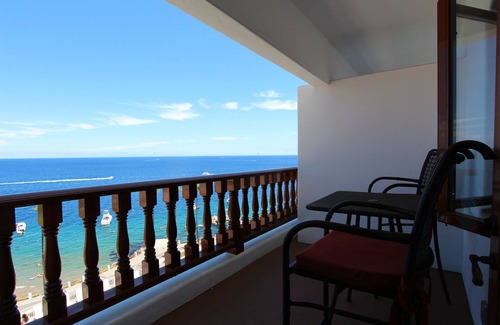 Avalon Villa | Mediterranean Oceanside Villa