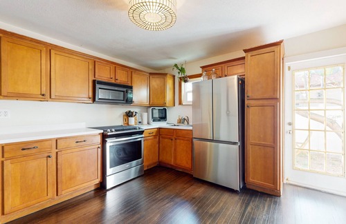 Parker Ridge House | Mediterranean-style home w/outdoor patio & dog-friendly