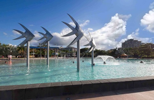 Cairns North Apartment | Mediterranean Style Apartment