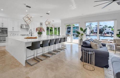 Nurmi Isles Villa | Mediterranean Villa Venice of America Riverside View Access Fiesta Key VlLLAS