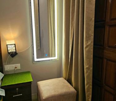 Mahmoorganj Apartment | Meena's Homestay