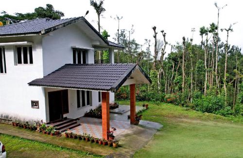 Vastare Villa | Meera Homestay - 2BH, Estate, Balcony
