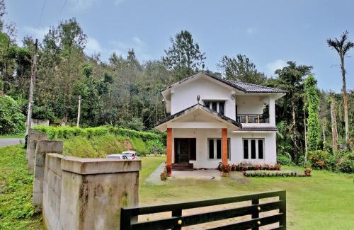 Vastare Villa | Meera Homestay - 2BH, Estate, Balcony