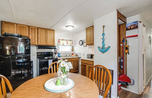 Homosassa House | Meet Manatees! Home 3 Mi to Homosassa Wildlife SP