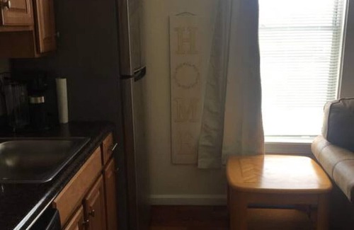 Niskayuna Apartment | Meet the browns with parking