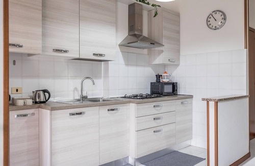 Clusone Apartment | Megan's Home - Wifi - bike path access - parking space
