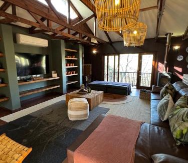Vredefort Villa | Megumi - Vaal Riverside Retreat - Loadshedding Friendly