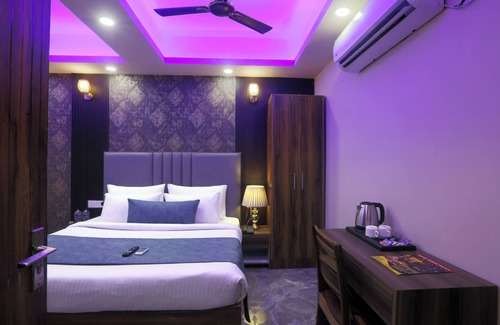 Sector 62 Hotel | Mehak Palace