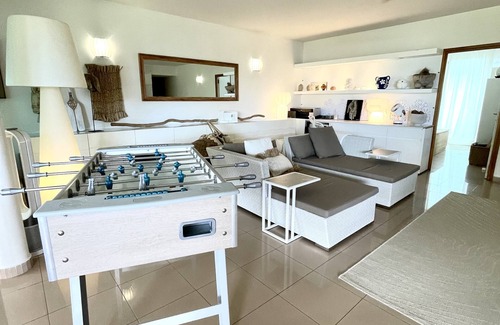 Punaauia Condo | Meherio Beach Carlton- Tahiti - beachfront luxury residence & pool