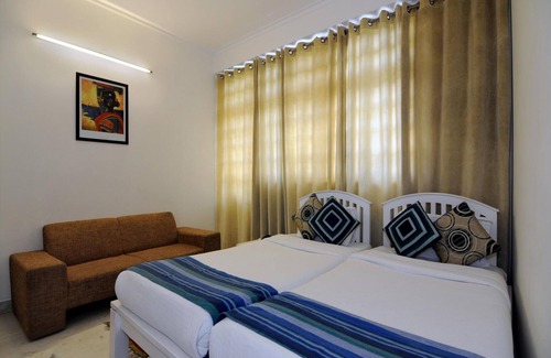 Dwarka Bed & Breakfast | Mehra Residency at the Airport