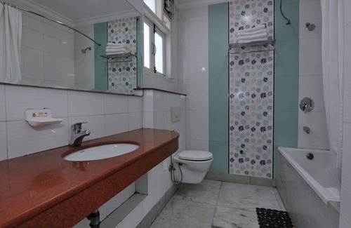 Dwarka Bed & Breakfast | Mehra Residency at the Airport