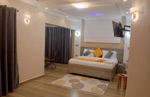 Naivasha Hotel | Meirah Gardens Kinangop