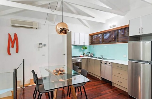 Carlton House | Meko - Luxury Carlton House in Melbourne golden inner city