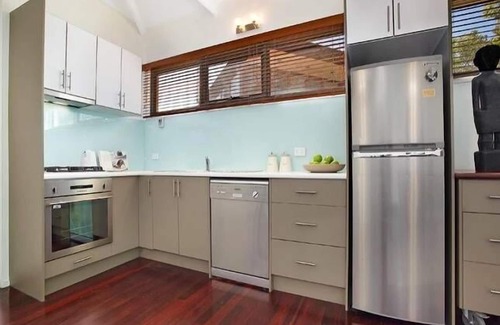 Carlton House | Meko - Luxury Carlton House in Melbourne golden inner city