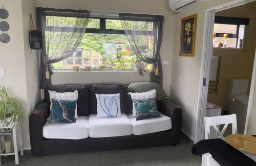 Te Kuiti Bed & Breakfast | Mel's Retreat - Deluxe Family Room with Disability Access
