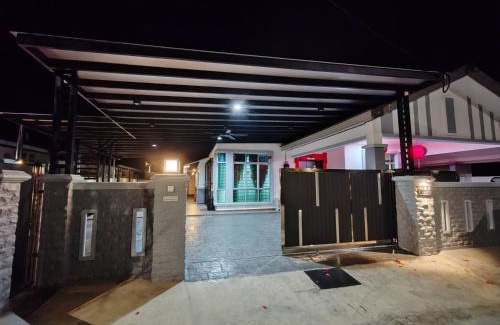Durian Tunggal Villa | Melaka privatepool bungalow BBQWIFI krubong