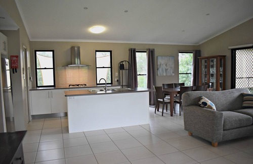 Melawondi House | Melawondi Spring Retreat