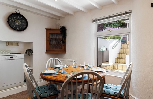 Saundersfoot Cottage | Melbourne - Sea Views and Parking