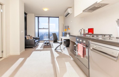 Melbourne Central Business District Apartment | Melbourne SkyHigh Apartments