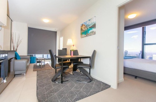 Melbourne Central Business District Apartment | Melbourne SkyHigh Apartments