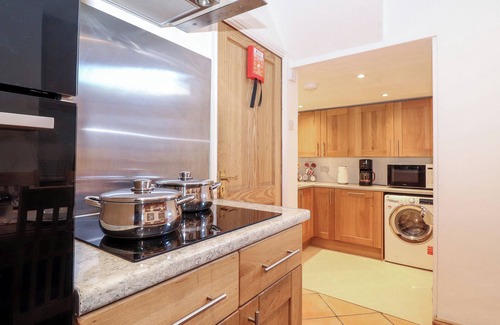 Keswick Cottage | MELBREAK HOUSE 1, pet friendly, with a garden in Keswick