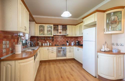 Katapodata Villa | Meleva Home