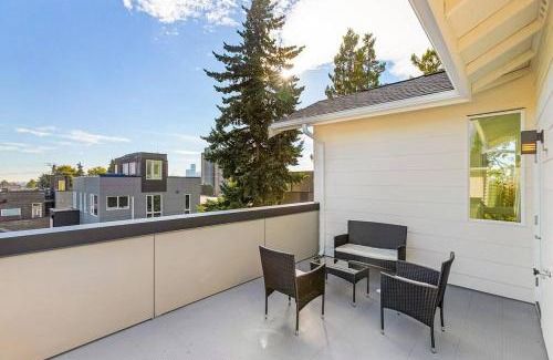 Capitol Hill Apartment | Meleys' Crimson Keep: Driftmark's Suite