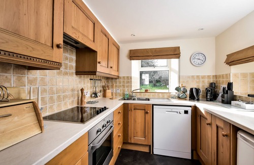 Slate Islands Cottage | Melfort Cottage - a semi-detached cottage that sleeps up to 4 guests