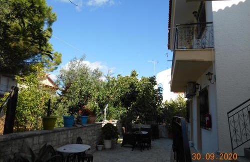Messini Apartment | Melios Rooms