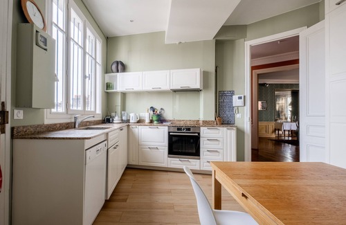 Quartier du Gros-Caillou Apartment | Mellow Grace, by Veeve