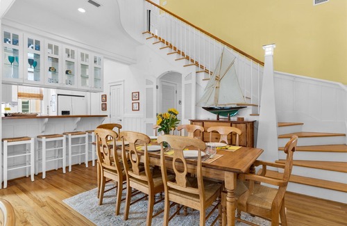 Sunnyside House | Mellow Yellow! Carillon Beach, 2 Homes from the Beach Boardwalk 4 Br.