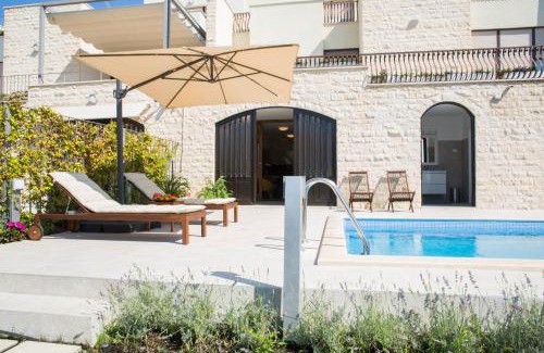 Znjan Apartment | MELODY M Apartment with private pool