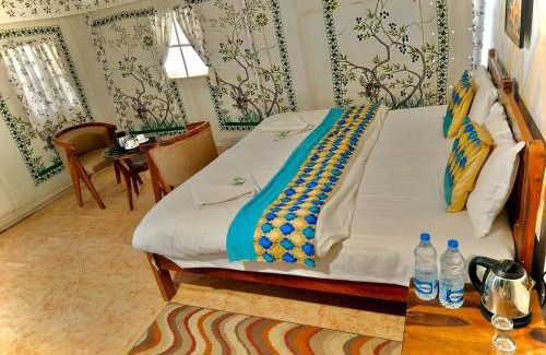 Sam Hotel | Melody Moon Desert Camp & Resort