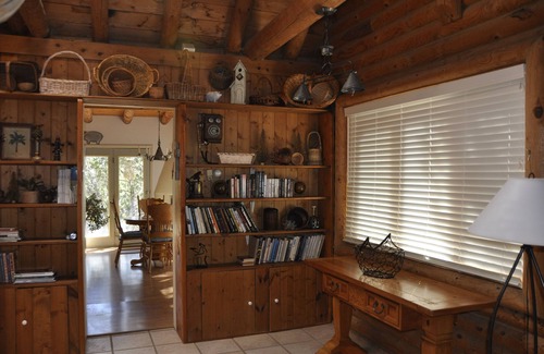 Pinion Ridge Estates Cabin | Mema's Cozy Cabin in the Sandia Mountains