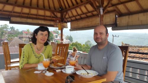 Munduk Bed & Breakfast | Meme Royak Homestay