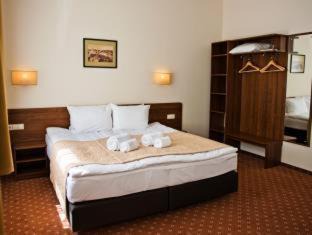 Old Town Hotel | Memel Hotel