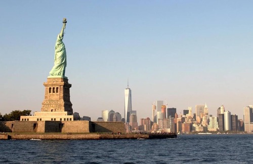 Bowery House | Memorable Getaway! 4 Deluxe Units, A Few Minutes Trip to the Brooklyn Bridge!