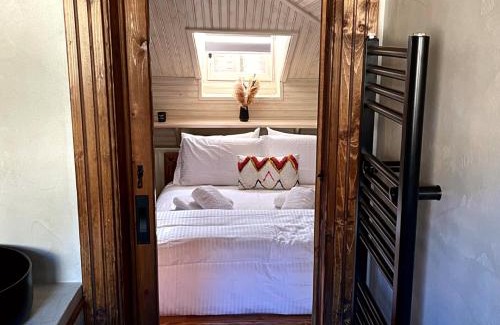Karpenisi Apartment | Memories Apartments - Σοφίτα με τζάκι στο Καρπενήσι.