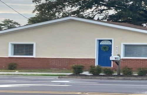Shallotte House | Memories on Main -Located halfway between Ocean Isle Beach and Holden Beach