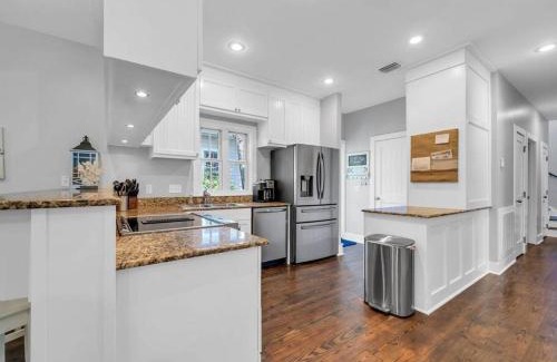 Seacrest House | Memory Lane at Magnolia Cottages