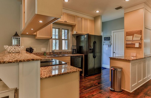 Seacrest House | Memory Lane at Magnolia Cottages - 3min Walk to Beach - Across from Pool