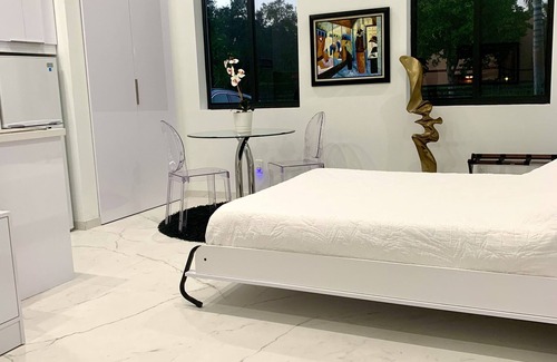 South Middle River House | Men Only Clothing Optional Guesthouse near Wilton Manors