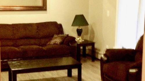Mendenhaven House | Mendenhall Private Room In Shared Home - DISCOUNT ON TOURS